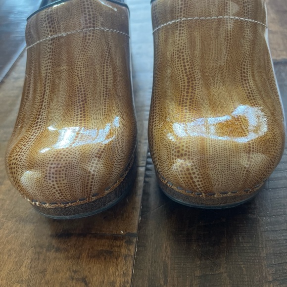 Dansko Golden Honey Patent leather professional clogs EU 39 US 8.5 - Picture 5 of 7
